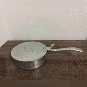 Vintage Everlast Metal Products Hand Forged Aluminum Silent Butler.